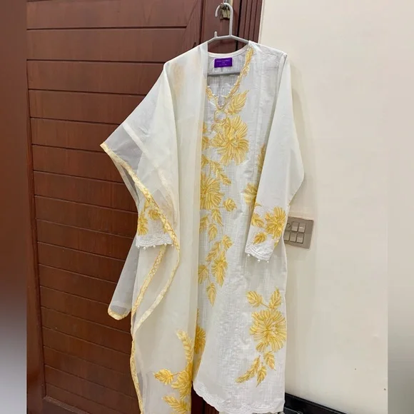 SANA SAFINAZ White and Yellow Embroidered Dress - Picture 5 of 14